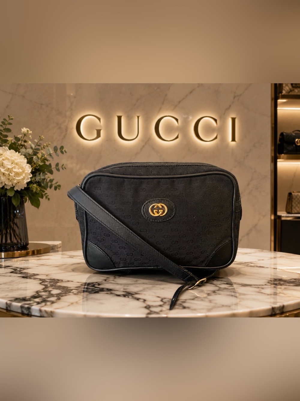 Authentic Black Classic Vintage GUCCI 70s Crossbody- amazing condition 🇮🇹❤️med - Picture 1 of 16